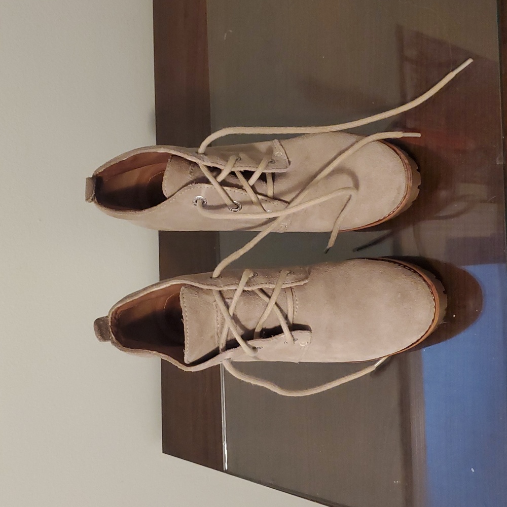 Sperry Women's Beige Lace-Up Boots